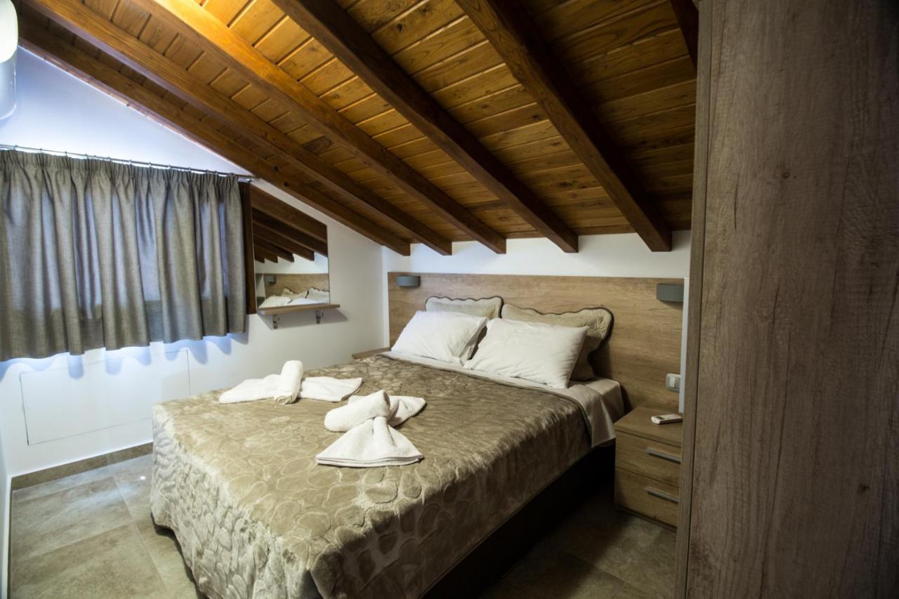 Apartament Golden Attic Nea Roda Zewnętrze zdjęcie